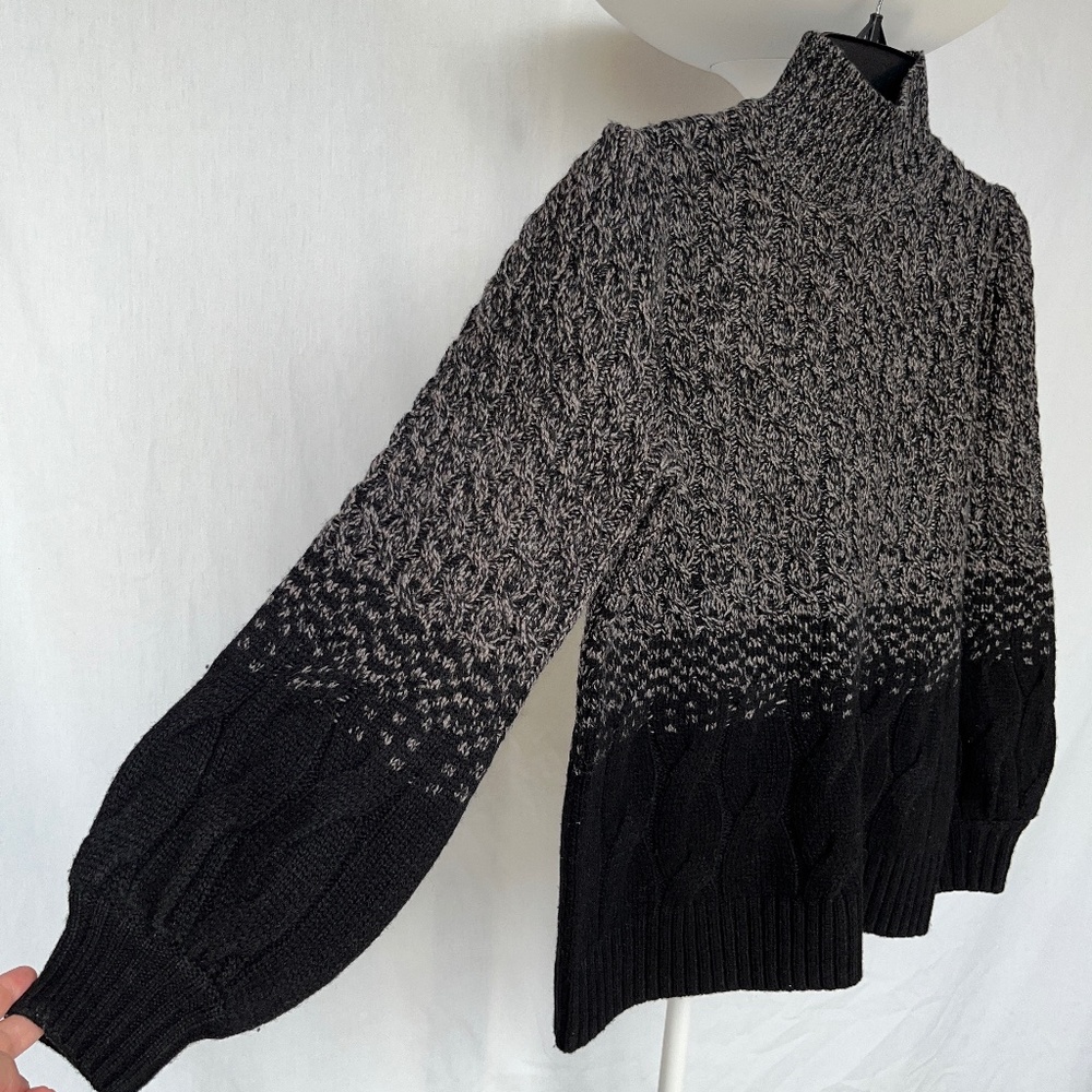 Tahari (S) wool-blend ombré mock neck sweater in grey & black.